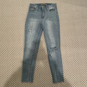 Joe’s Jeans High Rise Ripped Jeans 25